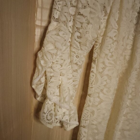 Win Win Womens New Cream Lace Bell Sleeve Tunic Small - Picture 3 of 6